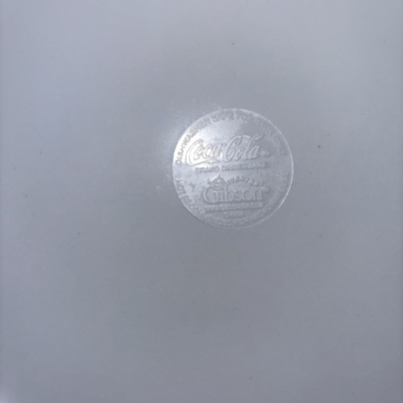 coca cola christmas santa 10.5 inch dinnerware plate Gibson Everyday Plastic - Picture 3 of 4